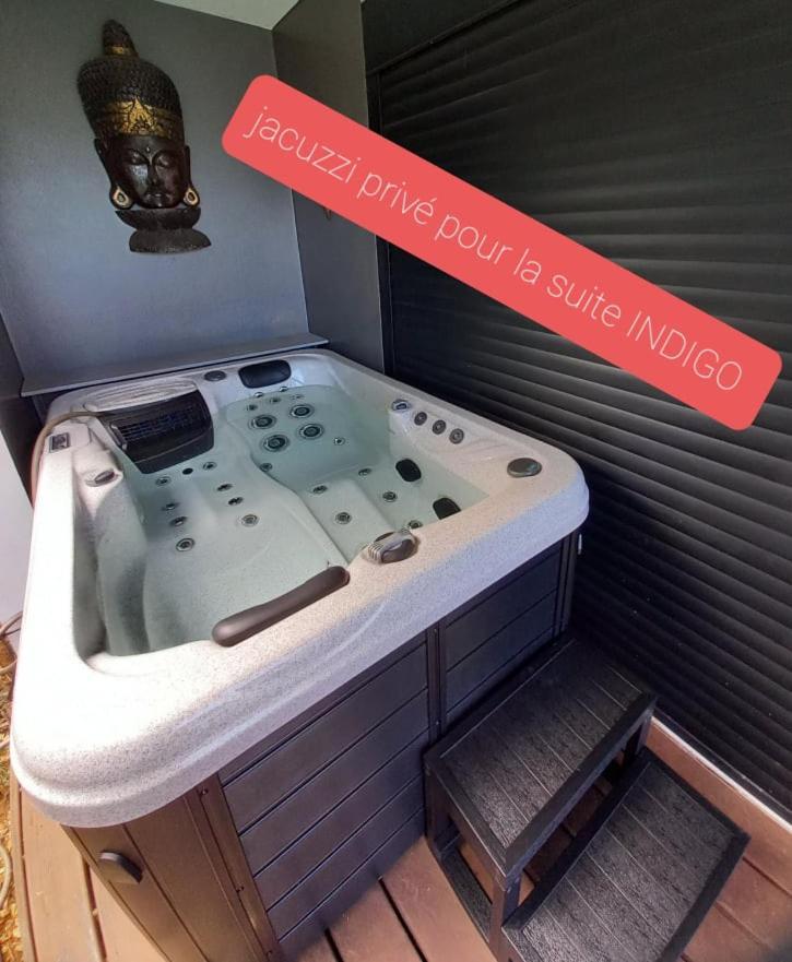 Suite Indigo Jacuzzi Prive Piscine Vue Mer Acces Cuisine Laverie Saint Pierre Exteriér fotografie